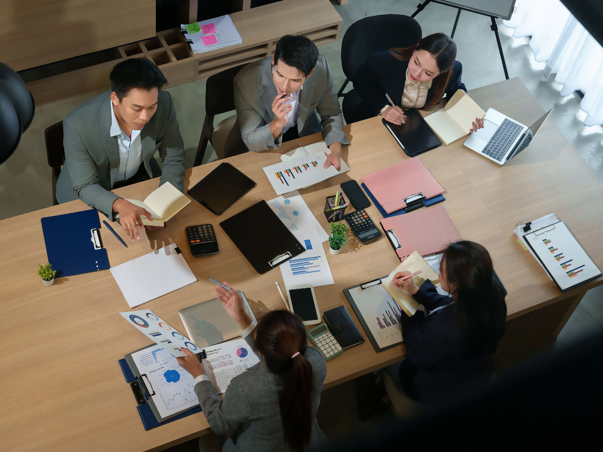 Investor Relations & Public Relations